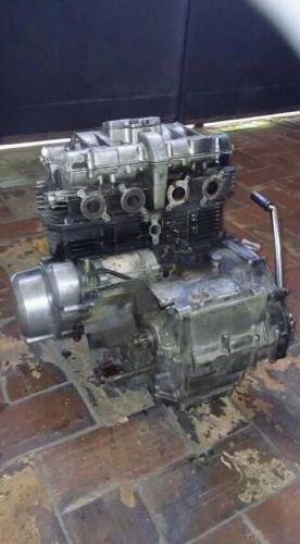 Vendo partes de motor de suzuki gs 550baline - Imagen 1