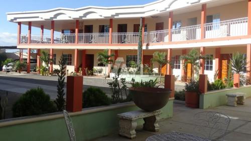 Hotel en Venta en Ahuachapn para Inversion - Imagen 1