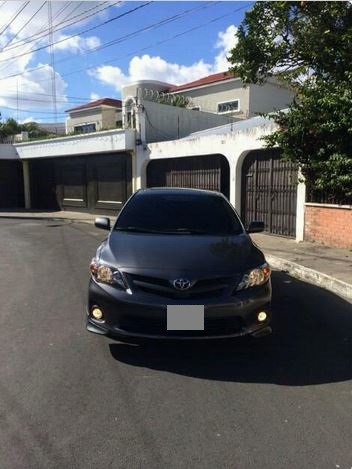   Toyota corolla S 2013 FUELL EQUIPO  vidrio - Imagen 1