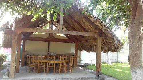 Vendo casa de playa en Costa Azul en privado - Imagen 2