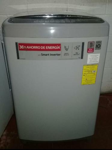Lavadora LG capacidad de 37 lb  Estado 10 de  - Imagen 1