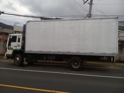 Se vende camion volvo con furgon de 22 pies F - Imagen 3