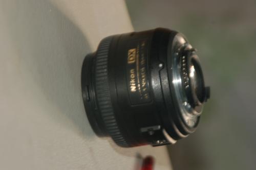Vendo lente nikon 35mm DX 118 fijo Interesa - Imagen 3