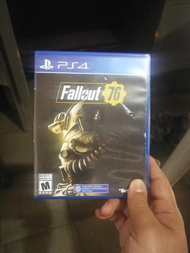 Vendo Juego de PS4 Fallout 76 Nítido Cero de - Imagen 1