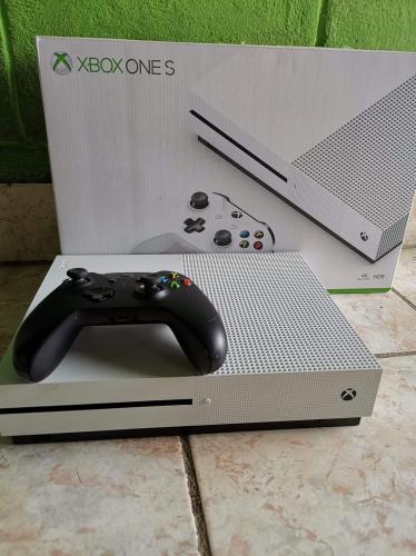 Xbox one s de 500gb con 4 juegos Se entrega - Imagen 1