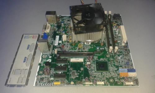Vendo motherboard intel modelo H61uATX socke - Imagen 1