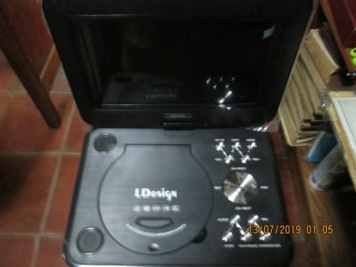 portable EVD player modelo FL118D marca LDesi - Imagen 1