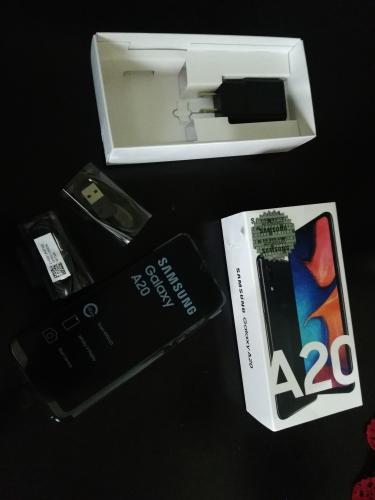 Nuevo Samsung A20 en caja no liberado  No c - Imagen 1