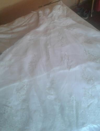 Vendo vestido de novia condiciones 9/10 preci - Imagen 3