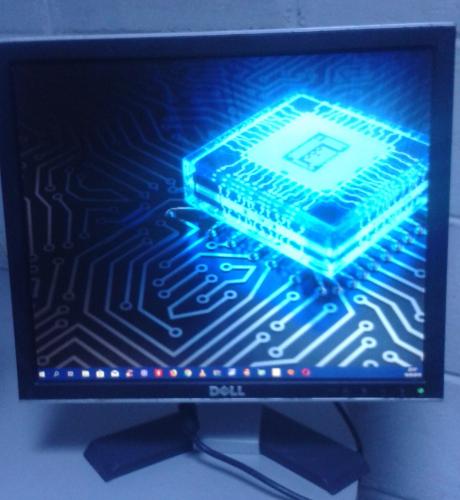 Vendo monitor Dell LCD de 17 pulgada puertos  - Imagen 1