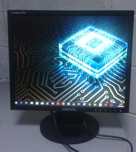 Vendo monitor Samsung LCD de 17 pulgada puert - Imagen 1