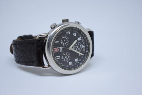 en Merliot vendo precioso reloj Swiss Army C - Imagen 2