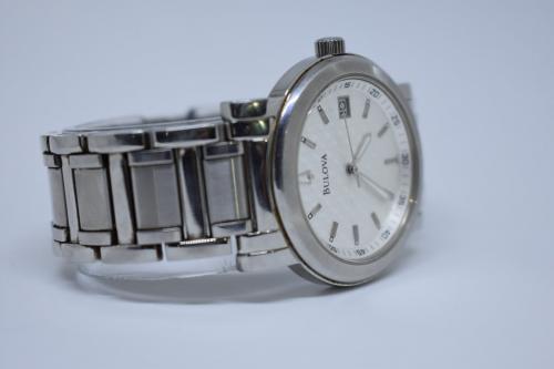 En Merliot vendo reloj Bulova Modelo 96G33 1 - Imagen 2