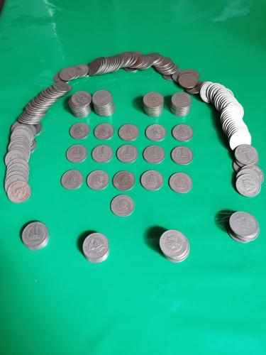 Vendo monedas de Colón de antes a 10 cada u - Imagen 1