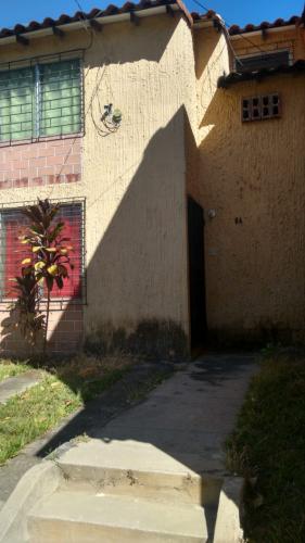 Alquiler de casa full amueblada en Santa Tecl - Imagen 3