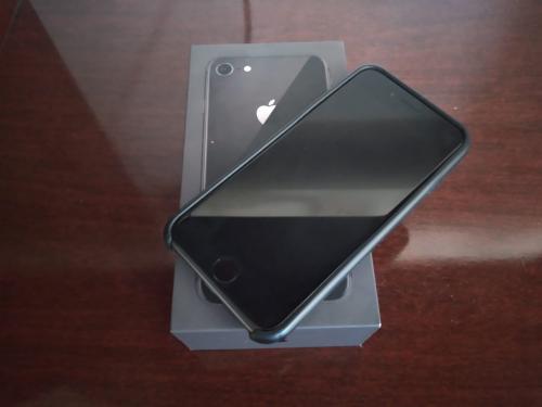 Vendo iPhone 8 64 GB liberado de fbrica b - Imagen 1