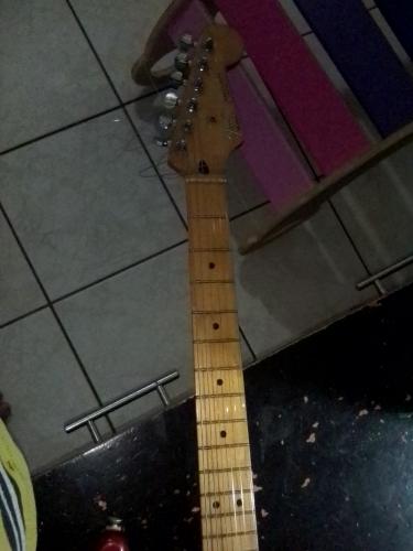 Vendo Guitarra Fender stratocaster original  - Imagen 2