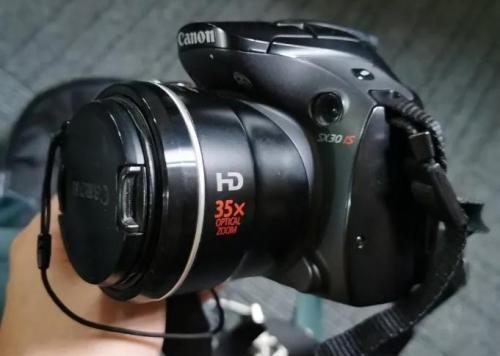 camara Canon de 14mpx con pantalla retractil  - Imagen 1