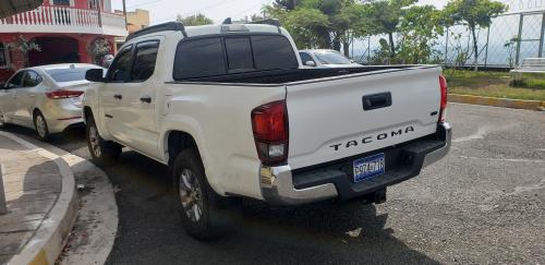 Toyota tacoma 2018 Automatica airecondiciona - Imagen 2