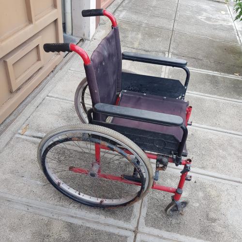 se vende silla de ruedas usas necesita repara - Imagen 3