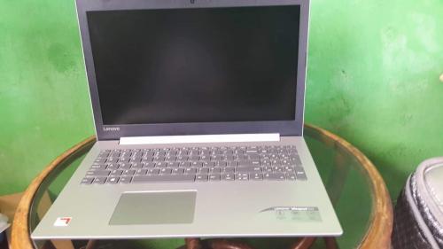 laptop potente usada semi nueva 9/10 0 detall - Imagen 2