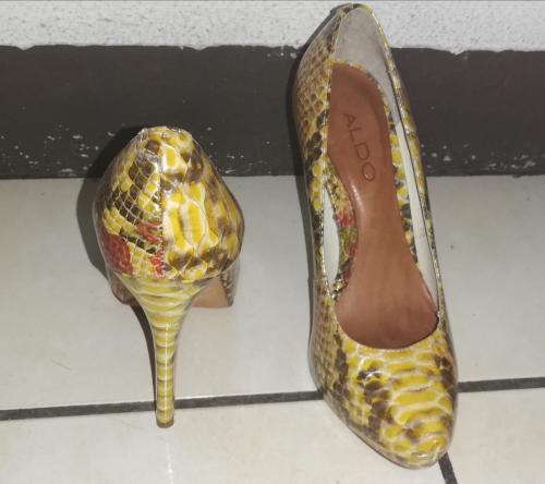Zapato para Dama  Cantidad: 3 pares  Condic - Imagen 2