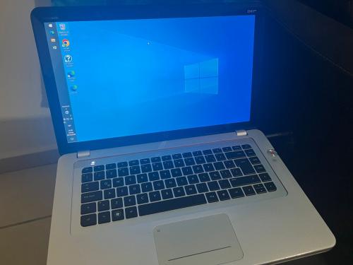 Vendo Laptop HP Envy15 procesador i7 con 8 d - Imagen 2