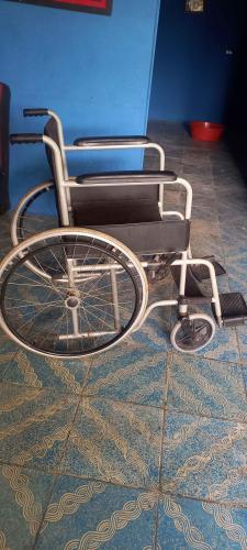 silla de ruedas en buen estado usada es negoc - Imagen 1
