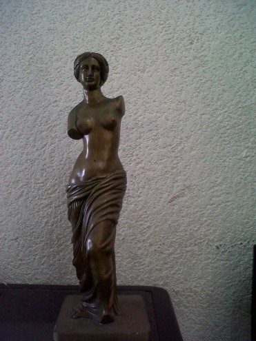 vendo esta preciosa estatua de venus de milo  - Imagen 1