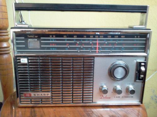 Radio clasico  multibanda   marca sharp  delu - Imagen 1