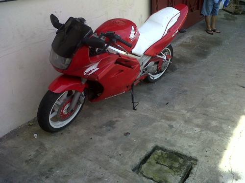 Vendo oh cambio por vehiculo moto ninjahonda - Imagen 1
