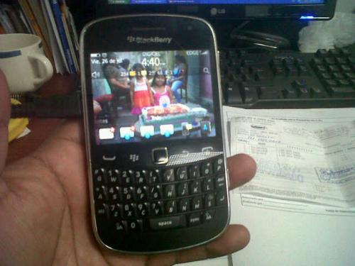 Vendo Blackberry pantalla tactil 9900 libera - Imagen 1