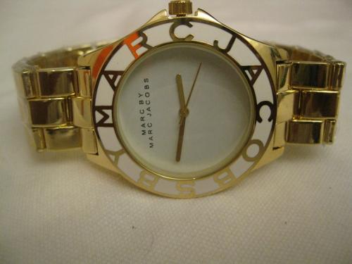  un reloj para dama marca MARC JACOB color D - Imagen 3