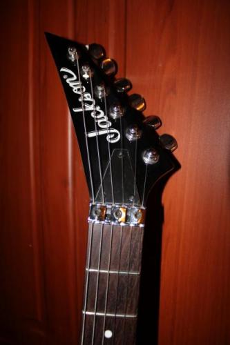 Vendo Guitarra Jackson Js30 con sistema Floyd - Imagen 2